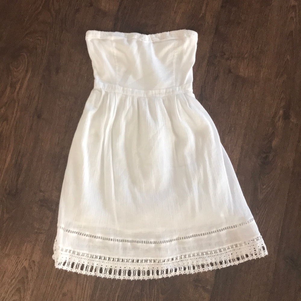 White strapless dress